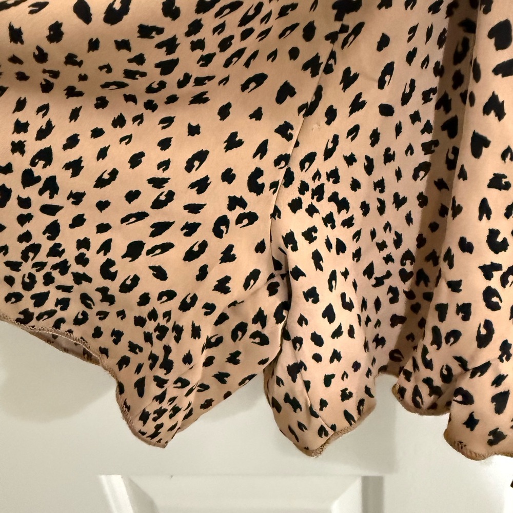 Pink lily leopard printed romper - Picture 7 of 14